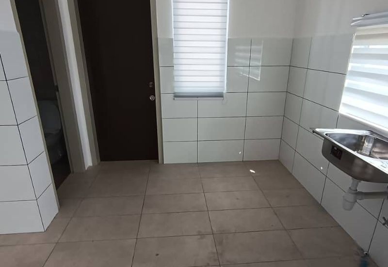 Emilia Nilai Impian 2 storey Corner Lot Partially Furnished For Rent