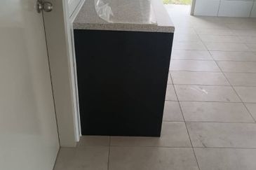 Emilia Nilai Impian 2 storey Corner Lot Partially Furnished For Rent