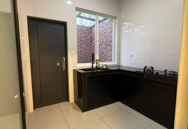 Ara Sendayan Double Storey 4Bed 3Bath Fully Furnished For Rent