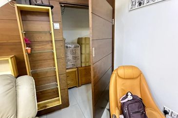 FULLY Furnish Mekar Ainsdale For Sale 4B4BR