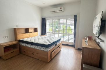 FULLY Furnish Mekar Ainsdale For Sale 4B4BR