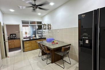 FULLY Furnish Mekar Ainsdale For Sale 4B4BR