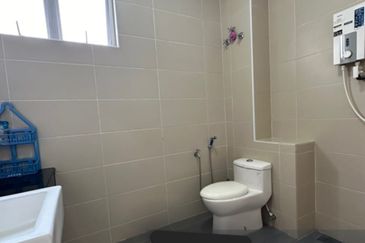 Forest Heights Agora 2Storey Terrace 4B3BR For SALE!!