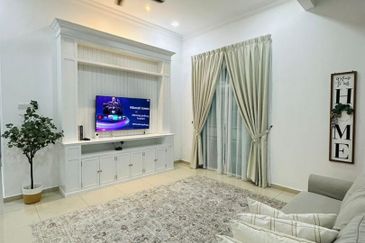 Taman Bukit Senawang Perdana Bungalow 4B2BR For SALE!!