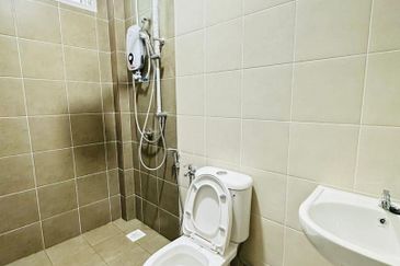 Taman Bukit Senawang Perdana Bungalow 4B2BR For SALE!!