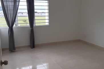Taman Warisan Puteri Sikamat 4B3BR For SALE