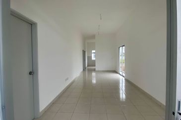 Rimbun Aman 1Storey Cornerlot 3B2BR For SALE