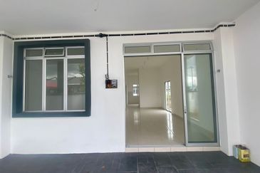 Rimbun Aman 1Storey Cornerlot 3B2BR For SALE