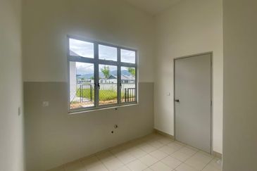 Rimbun Aman 1Storey Cornerlot 3B2BR For SALE