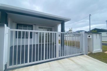 Rimbun Aman 1Storey Cornerlot 3B2BR For SALE
