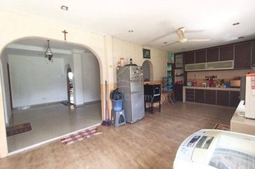 Yoon Lian Baru Rasah SemiD Cornerlot 5B3BR For SALE