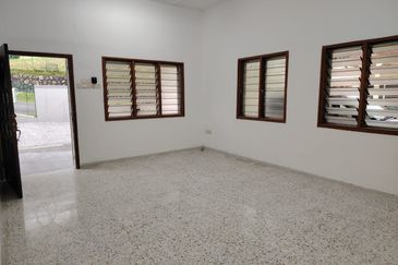 Taman Lian Rasah Bungalow 5B3BR For SALE