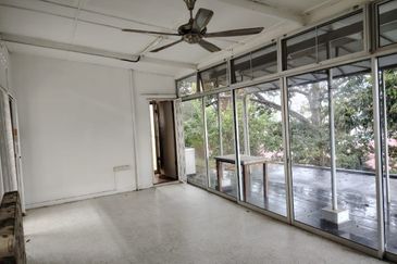 Taman Lian Rasah Bungalow 5B3BR For SALE