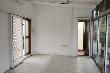 Taman Lian Rasah Bungalow 5B3BR For SALE