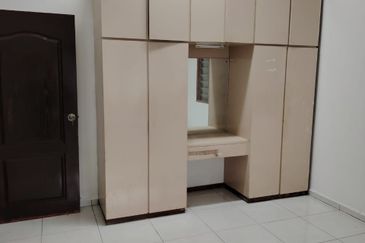 Taman Lian Rasah Bungalow 5B3BR For SALE