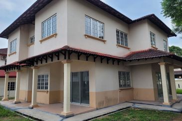 Rasah Kemayan Bungalow 5B4BR For SALE
