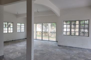 Rasah Kemayan Bungalow 5B4BR For SALE