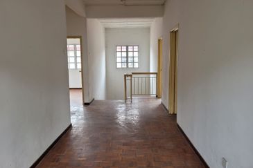 Rasah Kemayan Bungalow 5B4BR For SALE