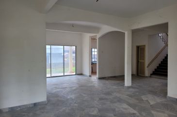 Rasah Kemayan Bungalow 5B4BR For SALE