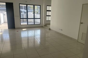 Rimbun Jasmin Seremban 2Storey Terrace 4B3BR For SALE