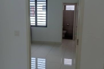 Rimbun Alam Seremban 2Storey Terrace 4B3BR For SALE