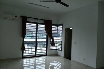 Rimbun Alam Seremban 2Storey Terrace 4B3BR For SALE