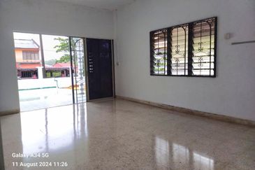 Desa Rasah SemiD Cornerlot 3B2BR For SALE