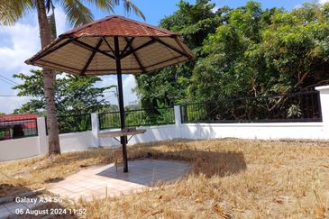 Desa Rasah SemiD Cornerlot 3B2BR For SALE