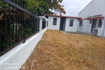 Desa Rasah SemiD Cornerlot 3B2BR For SALE