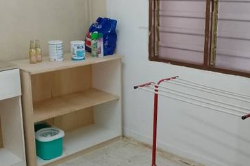 Permai 1Storey Terrace Cornerlot 3B2BR For Sale