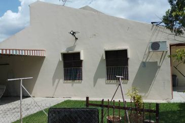 Permai 1Storey Terrace Cornerlot 3B2BR For Sale