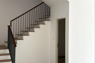 Hijayu 2 Sendayan 2Storey Terrace 4B4BR For RENT