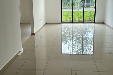 Hijayu 2 Sendayan 2Storey Terrace 4B4BR For RENT