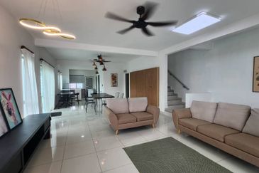 Saujana Tropika Seremban 2Storey Terrace Cornerlot 4B3BR For RENT