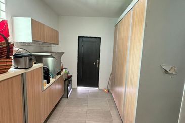 Lake Heights Seremban SemiD Corner 6B5BR Below Market Value For SALE