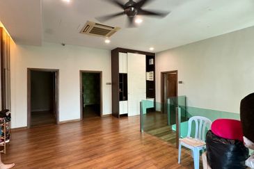 Lake Heights Seremban SemiD Corner 6B5BR Below Market Value For SALE