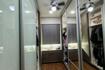 Lake Heights Seremban SemiD Corner 6B5BR Below Market Value For SALE