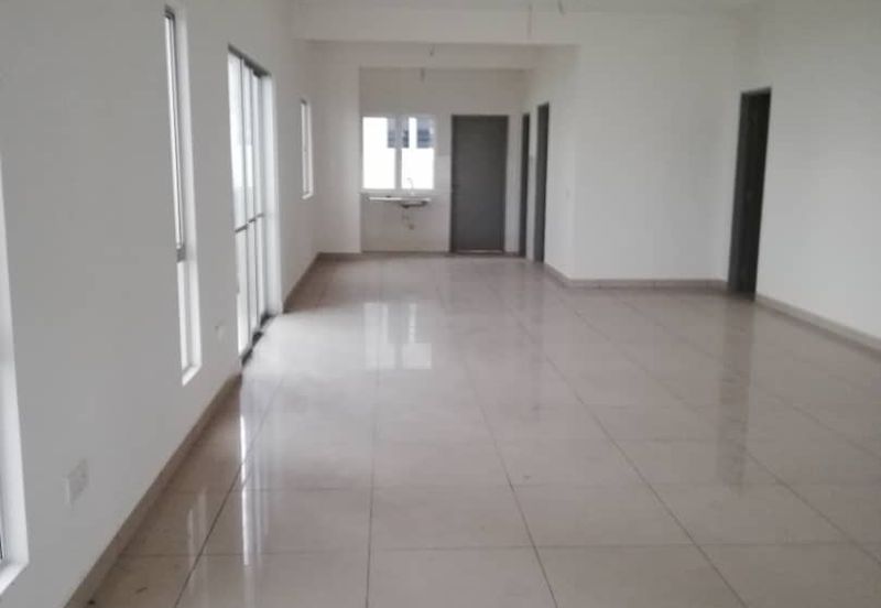 Santana Saujana Tropika Seremban 2Storey Terrace Corner 3B2BR For SALE