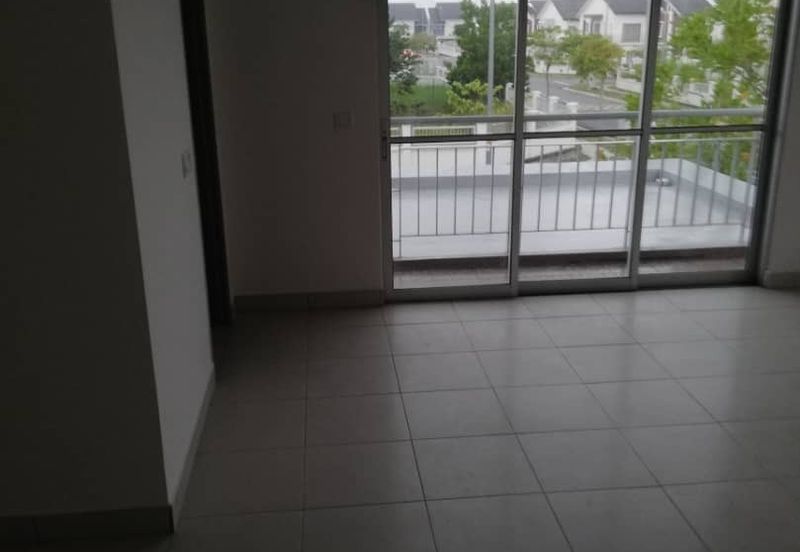 Santana Saujana Tropika Seremban 2Storey Terrace Corner 3B2BR For SALE
