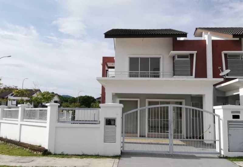 Santana Saujana Tropika Seremban 2Storey Terrace Corner 3B2BR For SALE