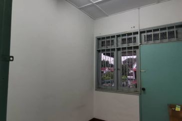 Taman Kian Kee 2Storey Terrace Cornerlot Seremban 4B4BR For SALE 