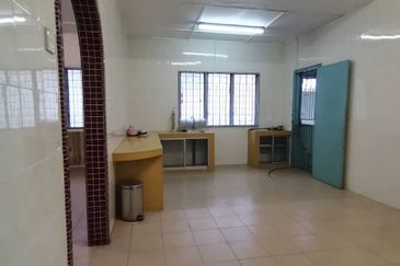 Taman Kian Kee 2Storey Terrace Cornerlot Seremban 4B4BR For SALE 