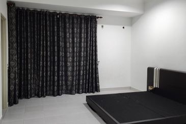 Summer saujana indah seremban 2storey terrace 4b3br for rent