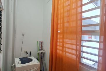 Safira Apartment Seremban2 3B2BR For RENT