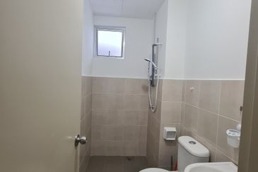 Safira Apartment Seremban2 3B2BR For RENT