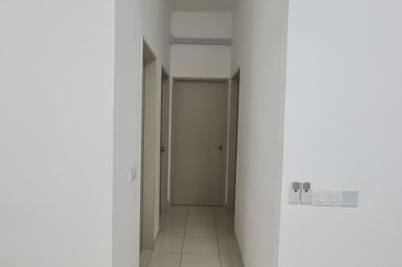Safira Apartment Seremban2 3B2BR For RENT