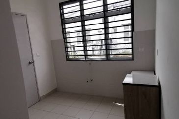 Rimbun Aman 1Storey Terrace Seremban 3B2BR For RENT