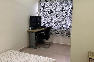 Mantin nilai 2-storey fully renovated below market value 20x70 limited unit