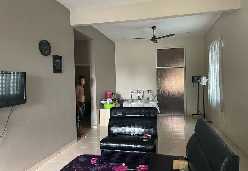 Bukit Kristal 1Storey Terrace Endlot 3B2BR For SALE