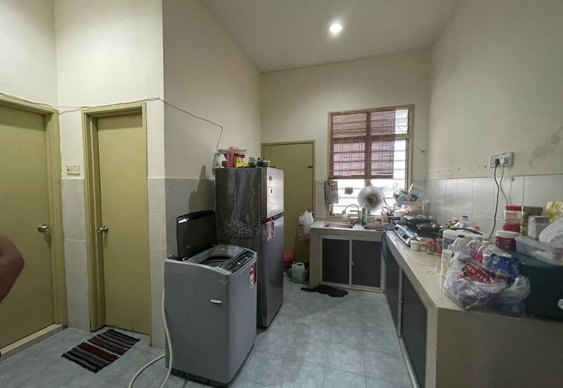 Bukit Kristal 1Storey Terrace Endlot 3B2BR For SALE